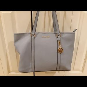 JET SET TRAVEL MEDIUM TOP ZIP TOTE BAG